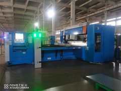 Centro di piegatura automatica CNC